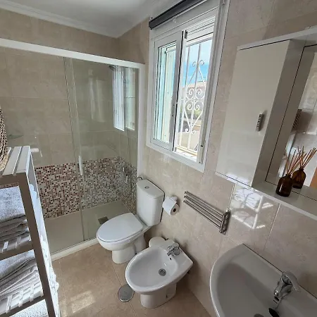Leviosa Located In Quiet Area With Pool! Aigues