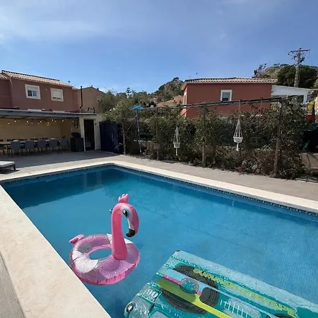 Leviosa Located In Quiet Area With Pool! *